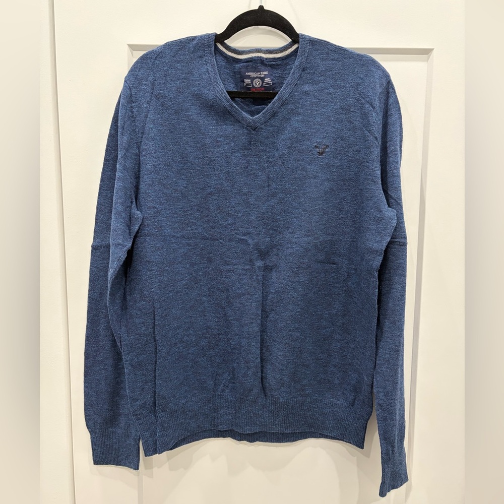 American Eagle Outfitters Men's Blue V-Neck Sweater